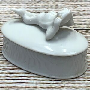 OC Omnibus Porcelain White Frog Lidded Trinket Jewerly Box Japan 1982‎ Vintage